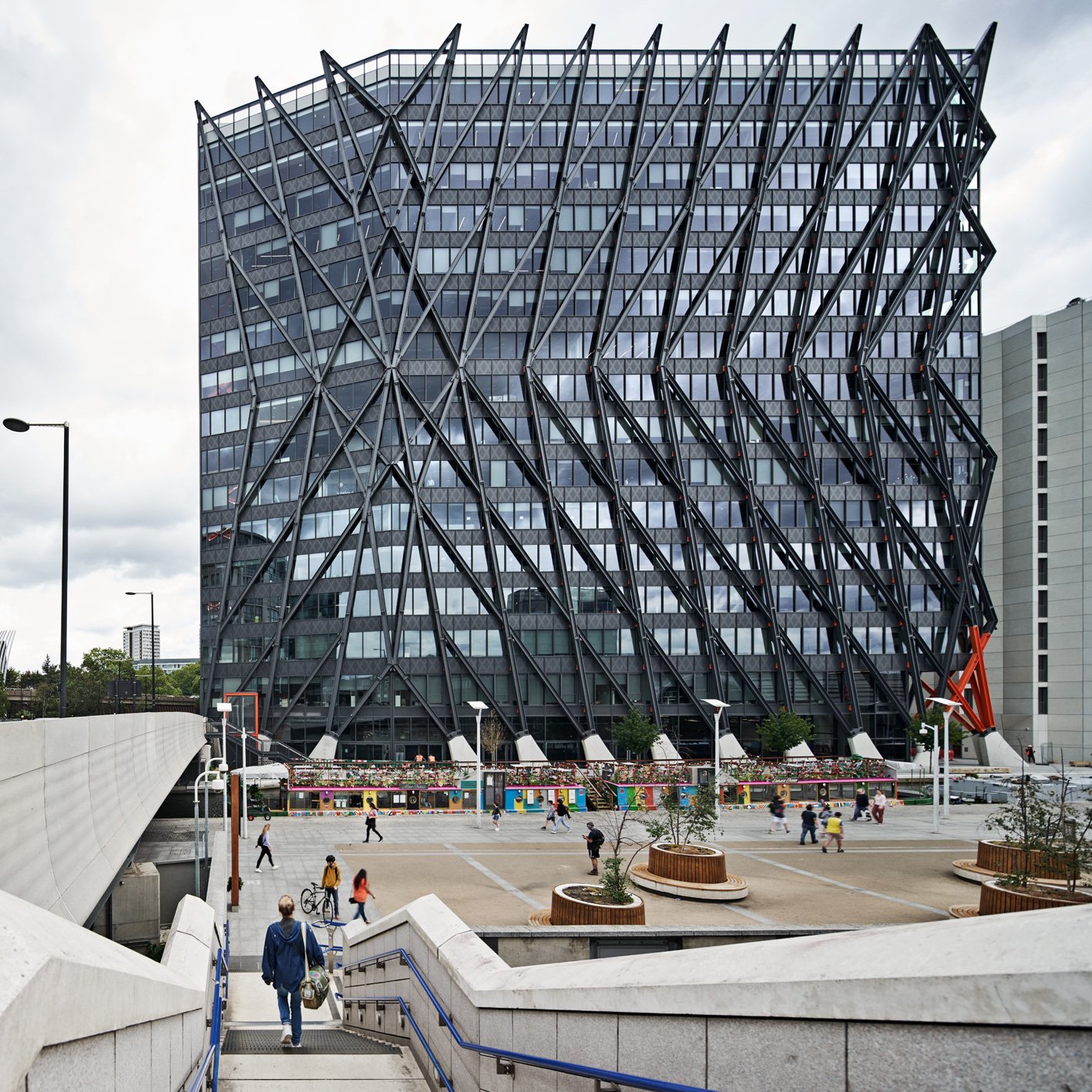 Hellman & Friedman, Londra Unifor